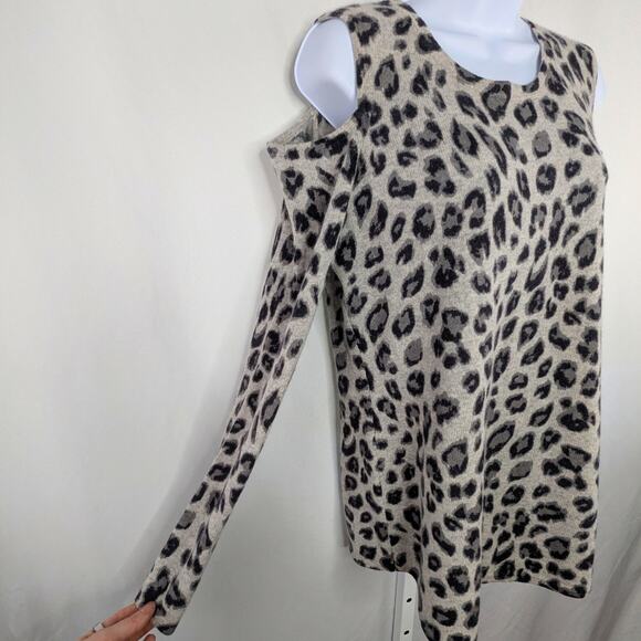 Charter Club Sweater Womens Large Cashmere Gray Leopard Print Ski Cold Shoulder - Picture 7 of 8
